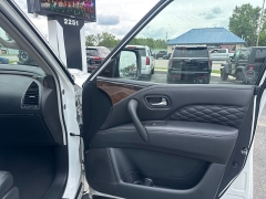 Used 2018  INFINITI QX80 4d SUV AWD at City Wide Auto Credit near Toledo&comma; OH
