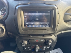 Used 2018  Jeep Renegade 4d SUV 4WD Latitude at City Wide Auto Credit near Toledo&comma; OH