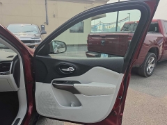 Used 2019  Jeep Cherokee 4d SUV 4WD Limited 3&period;2L at City Wide Auto Credit near Toledo&comma; OH