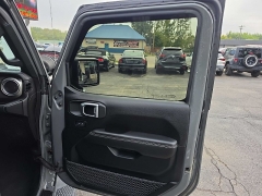 Used 2019  Jeep Wrangler Unlimited 4d SUV 4WD Sahara at City Wide Auto Credit near Toledo&comma; OH