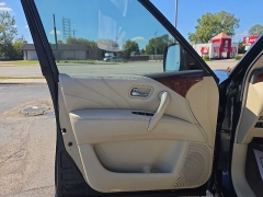 Used 2017  INFINITI QX80 4d SUV AWD Limited at City Wide Auto Credit near Toledo&comma; OH