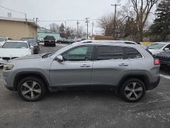 Used 2019  Jeep Cherokee 4d SUV 4WD Limited 3&period;2L at City Wide Auto Credit near Toledo&comma; OH