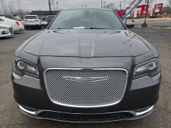 Used 2019  Chrysler 300 4d Sedan AWD S at City Wide Auto Credit near Toledo&comma; OH