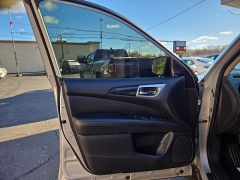 Used 2020  Nissan Pathfinder 4d SUV FWD SV at City Wide Auto Credit near Toledo&comma; OH