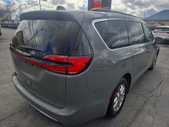 Used 2022  Chrysler Pacifica Touring AWD at City Wide Auto Credit near Toledo&comma; OH