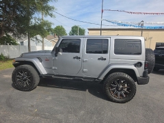 Used 2018  Jeep Wrangler JK Unlimited 4d SUV 4WD Sahara Altitude at City Wide Auto Credit near Toledo&comma; OH