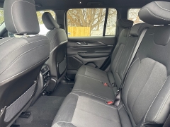 Used 2024  Jeep Grand Cherokee Laredo 4x4 at City Wide Auto Credit near Toledo&comma; OH