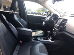 Used 2015  Jeep Cherokee 4d SUV 4WD Trailhawk V6 at City Wide Auto Credit near Toledo, OH