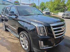 Used 2018  Cadillac Escalade 4d SUV 4WD Luxury at City Wide Auto Credit near Toledo&comma; OH