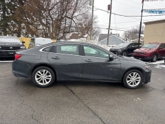 Used 2017  Chevrolet Malibu 4d Sedan LT at City Wide Auto Credit near Toledo&comma; OH