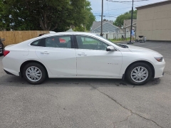 Used 2017  Chevrolet Malibu 4d Sedan LT at City Wide Auto Credit near Toledo&comma; OH