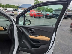 Used 2020  Chevrolet Trax 4d SUV AWD LT at City Wide Auto Credit near Toledo, OH