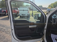 Used 2016  Ford F-150 4WD SuperCrew Limited at City Wide Auto Credit near Toledo&comma; OH
