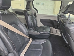 Used 2022  Chrysler Pacifica Hybrid Touring L FWD at City Wide Auto Credit near Toledo&comma; OH