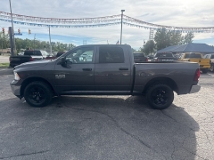 Used 2022  Ram 1500 Classic 4WD SLT Crew Cab 5'7" Box at City Wide Auto Credit near Toledo&comma; OH