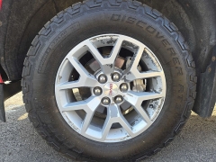 Used 2016  GMC Canyon 4WD Crew Cab SLE at City Wide Auto Credit near Toledo&comma; OH