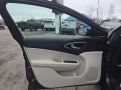 Used 2015  Chrysler 200 4d Sedan Limited I4 at City Wide Auto Credit near Toledo&comma; OH