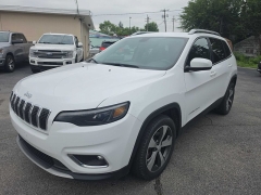 Used 2020  Jeep Cherokee 4d SUV FWD Limited 2&period;4L at City Wide Auto Credit near Toledo&comma; OH