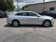 Used 2017  Chevrolet Malibu 4d Sedan LT at City Wide Auto Credit near Toledo&comma; OH