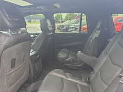 Used 2019  Cadillac Escalade 4d SUV 4WD Platinum at City Wide Auto Credit near Toledo&comma; OH