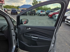 Used 2017  Ford C-MAX Hybrid 4d Hatchback SE at City Wide Auto Credit near Toledo, OH