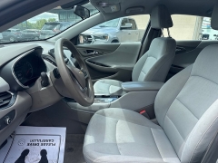 Used 2017  Chevrolet Malibu 4d Sedan LT at City Wide Auto Credit near Toledo&comma; OH