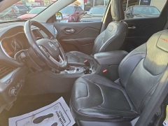 Used 2015  Jeep Cherokee 4d SUV 4WD Trailhawk V6 at City Wide Auto Credit near Toledo, OH