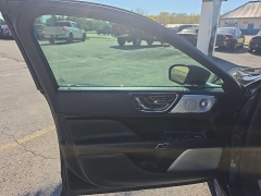 Used 2018  Lincoln Continental 4d Sedan AWD Reserve at City Wide Auto Credit near Toledo&comma; OH