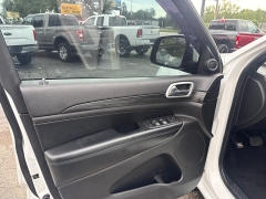 Used 2020  Jeep Grand Cherokee 4d SUV 4WD Laredo Altitude at City Wide Auto Credit near Toledo&comma; OH