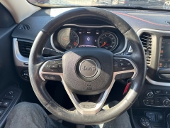 Used 2015  Jeep Cherokee 4d SUV 4WD Trailhawk at City Wide Auto Credit near Toledo, OH