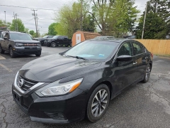 Used 2017  Nissan Altima 4d Sedan 2&period;5L at City Wide Auto Credit near Toledo&comma; OH