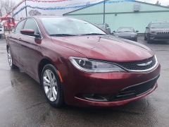 Used 2015  Chrysler 200 4d Sedan Limited I4 at City Wide Auto Credit near Toledo, OH