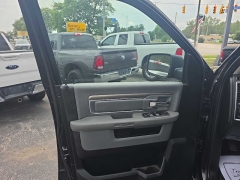 Used 2019  Ram 1500 Classic 4WD Crew Cab SLT at City Wide Auto Credit near Toledo&comma; OH