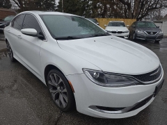 Used 2016  Chrysler 200 4d Sedan C V6 at City Wide Auto Credit near Toledo&comma; OH