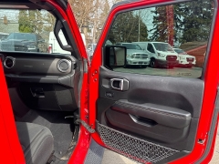 Used 2020  Jeep Wrangler Unlimited 4d SUV 4WD Sahara at City Wide Auto Credit near Toledo&comma; OH