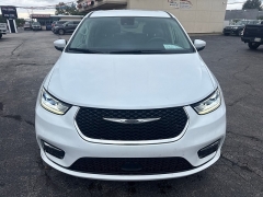 Used 2023  Chrysler Pacifica Touring L FWD at City Wide Auto Credit near Toledo&comma; OH
