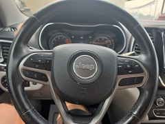 Used 2019  Jeep Cherokee 4d SUV 4WD Limited 3&period;2L at City Wide Auto Credit near Toledo&comma; OH