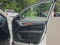 Used 2020  Nissan Pathfinder 4d SUV 4WD Platinum at City Wide Auto Credit near Toledo&comma; OH