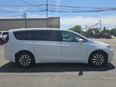 Used 2022  Chrysler Pacifica Hybrid Touring L FWD at City Wide Auto Credit near Toledo&comma; OH
