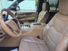 Used 2018  Cadillac Escalade 4d SUV 4WD Platinum at City Wide Auto Credit near Toledo&comma; OH