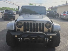 Used 2018  Jeep Wrangler JK Unlimited 4d SUV 4WD Sahara Altitude at City Wide Auto Credit near Toledo&comma; OH