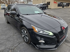Used 2019  Nissan Altima 4d Sedan AWD 2&period;5L SV at City Wide Auto Credit near Toledo&comma; OH