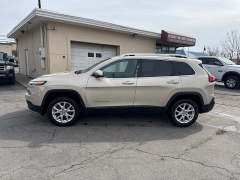 Used 2014  Jeep Cherokee 4d SUV FWD Latitude at City Wide Auto Credit near Toledo&comma; OH