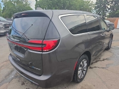 Used 2022  Chrysler Pacifica Hybrid Touring L FWD at City Wide Auto Credit near Toledo&comma; OH