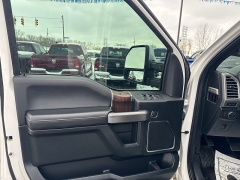 Used 2016  Ford F-150 4WD SuperCrew Platinum 5 1&sol;2 at City Wide Auto Credit near Toledo&comma; OH