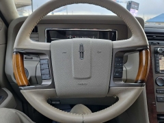 Used 2014  Lincoln Navigator 4d SUV 4WD at City Wide Auto Credit near Toledo&comma; OH
