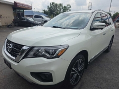 Used 2020  Nissan Pathfinder 4d SUV 4WD Platinum at City Wide Auto Credit near Toledo&comma; OH