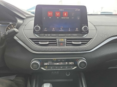 Used 2019  Nissan Altima 4d Sedan AWD 2&period;5L SV at City Wide Auto Credit near Toledo&comma; OH