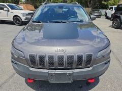Used 2019  Jeep Cherokee 4d SUV 4WD Trailhawk 3&period;2L at City Wide Auto Credit near Toledo&comma; OH