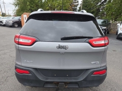 Used 2015  Jeep Cherokee 4d SUV 4WD Latitude V6 at City Wide Auto Credit near Toledo, OH